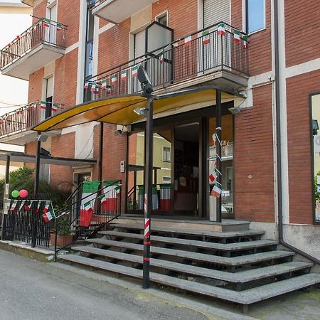 Vip Hotel Пиаченца Екстериор снимка