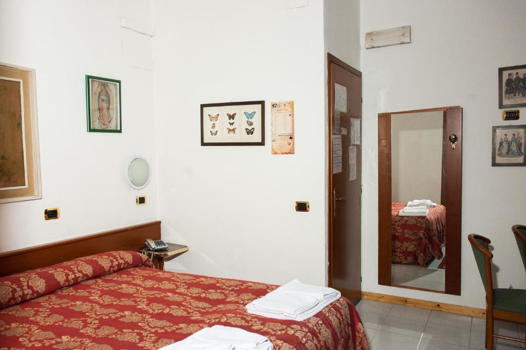 Vip Hotel Пиаченца Екстериор снимка