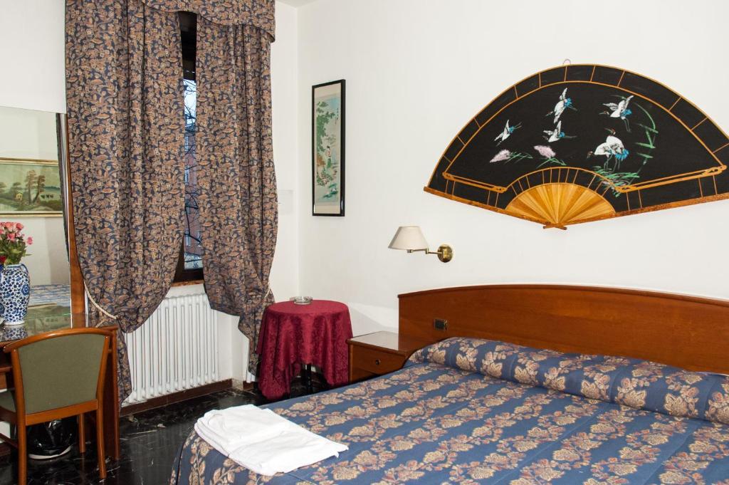 Vip Hotel Пиаченца Екстериор снимка