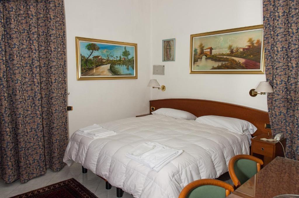Vip Hotel Пиаченца Екстериор снимка