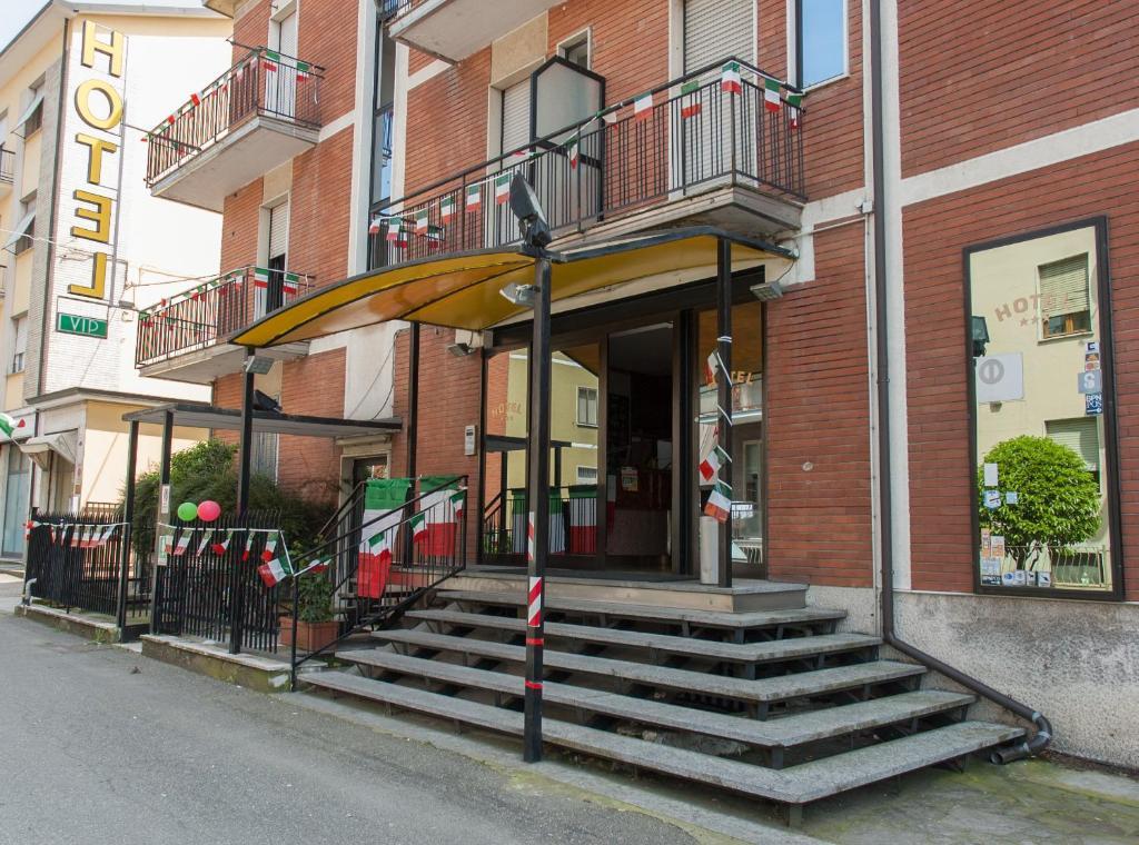 Vip Hotel Пиаченца Екстериор снимка